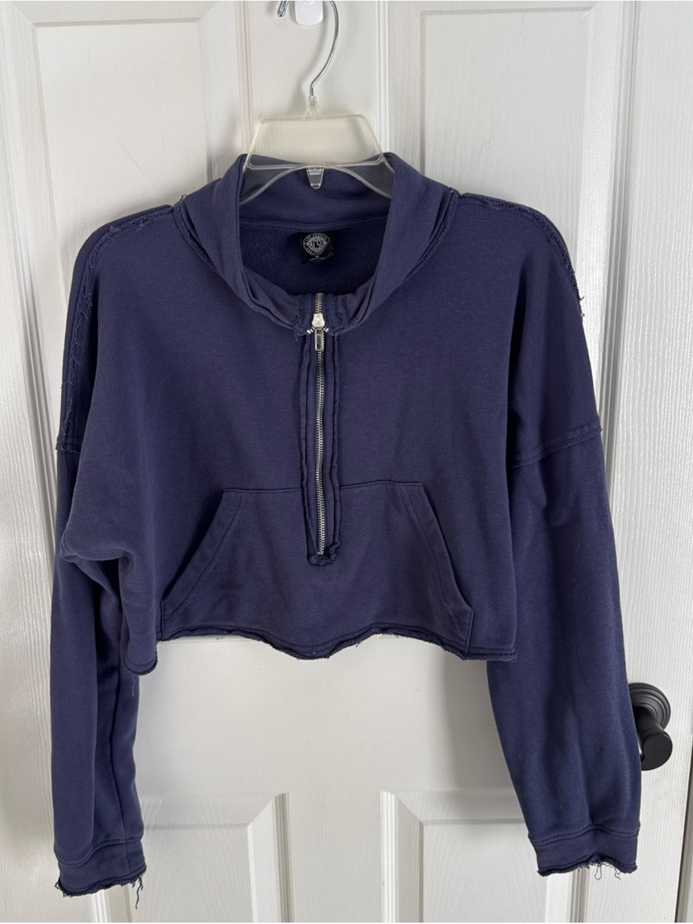 Pacsun Women’s Blue Purple Cropped Athletic Sweatshirt Distressed Hem SZ Medium